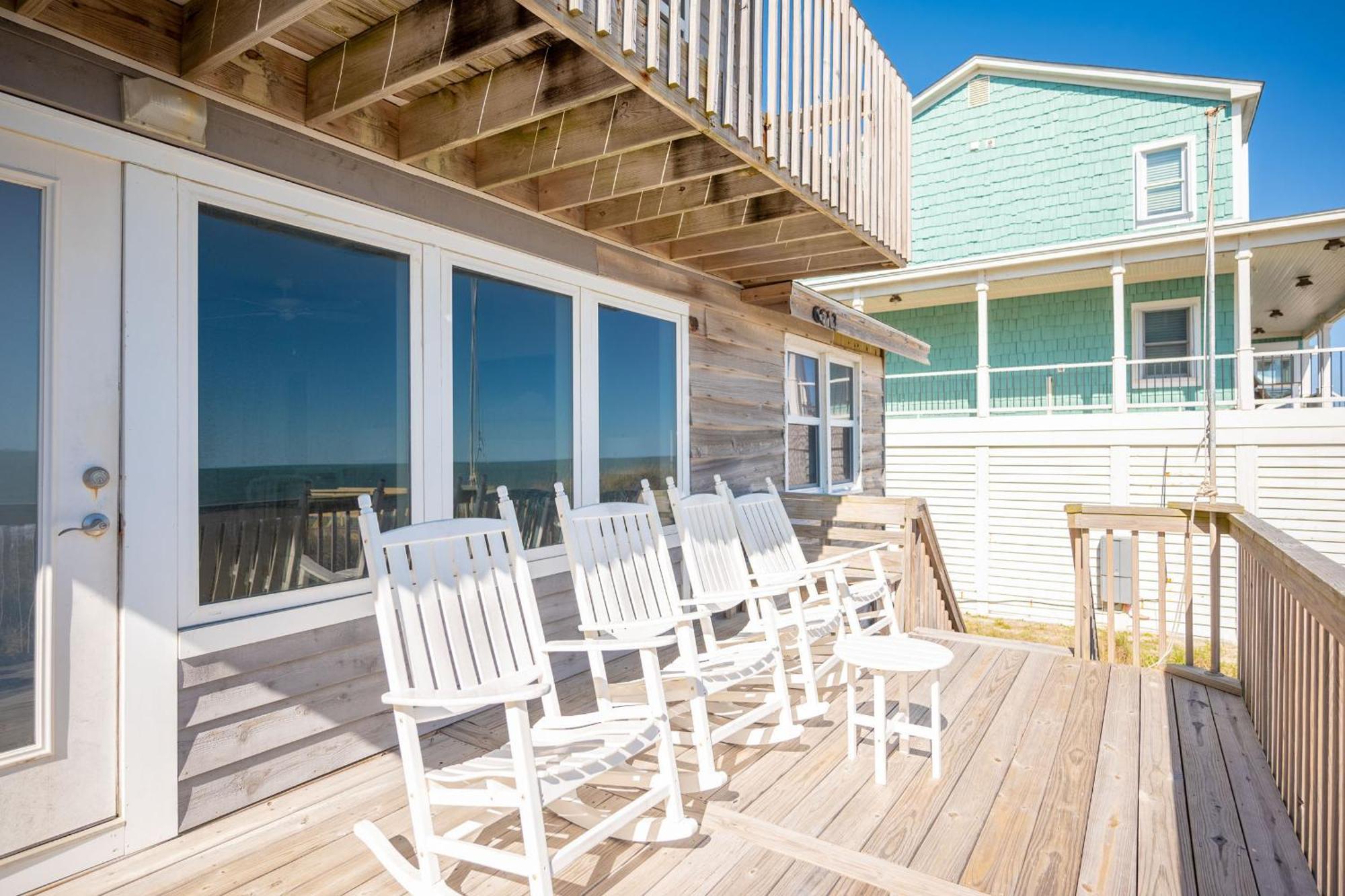 Re-Juvenated Villa Oak Island Exterior photo