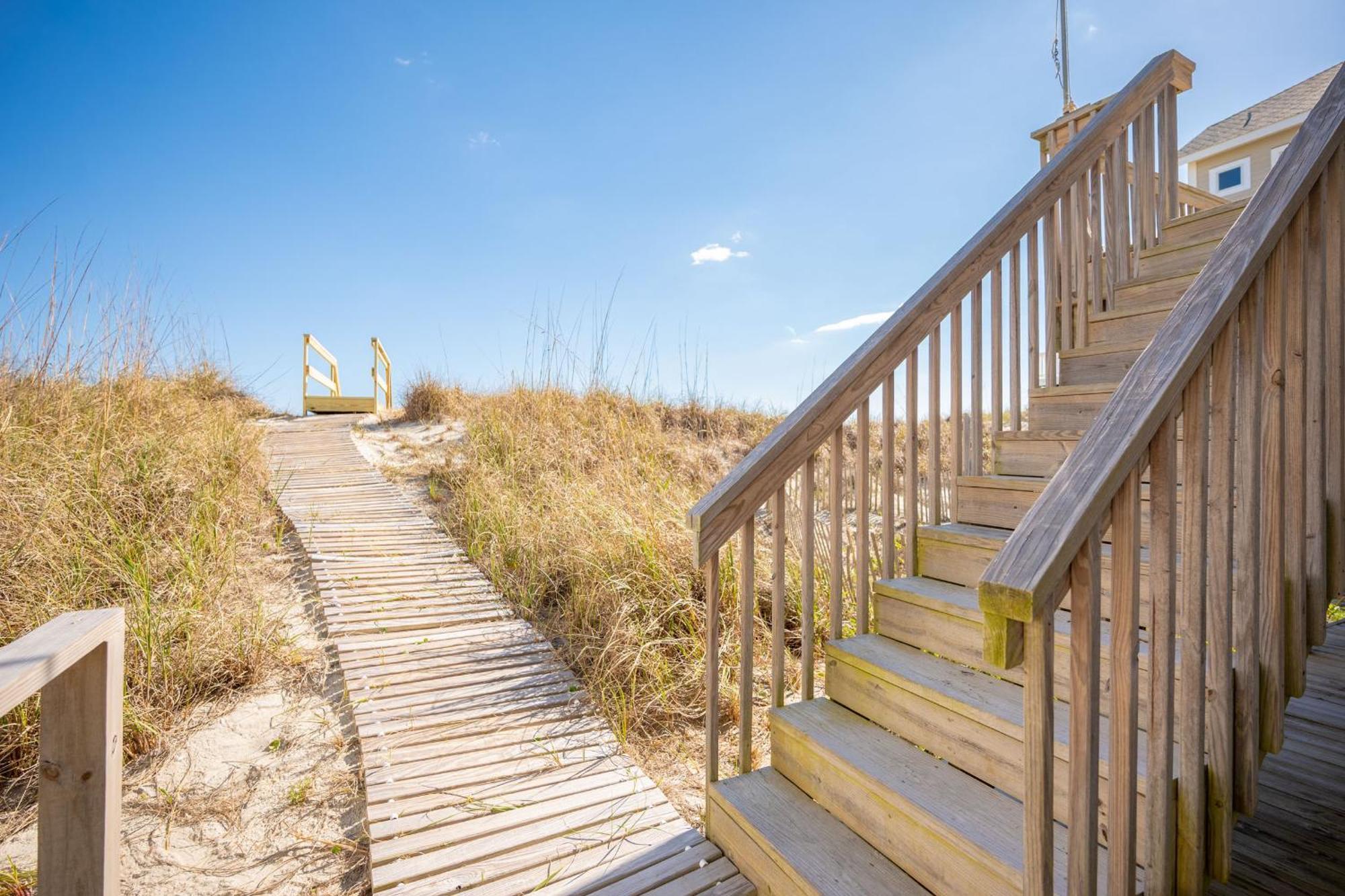 Re-Juvenated Villa Oak Island Exterior photo