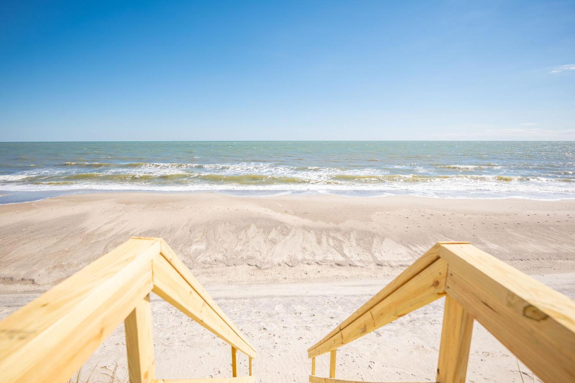 Re-Juvenated Villa Oak Island Exterior photo