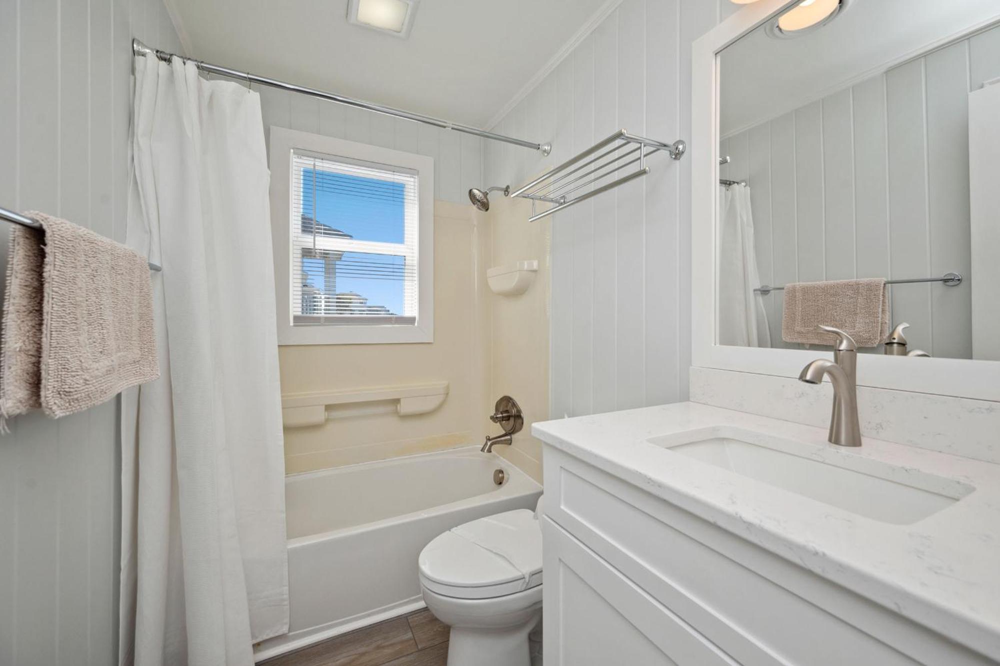 Re-Juvenated Villa Oak Island Exterior photo